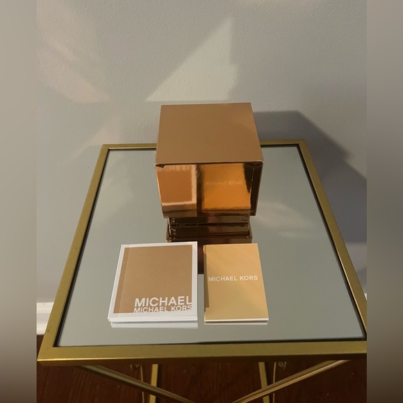 Michael Kors- Kaycie Pavé Rose Gold-Tone Watch - Picture 4 of 8